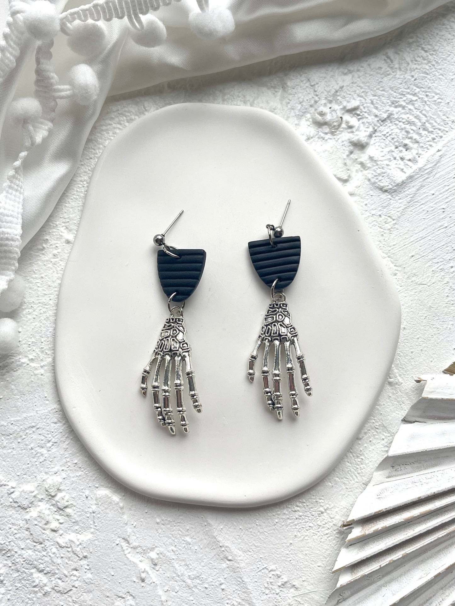 'Skeleton' Hand Charm Dangle