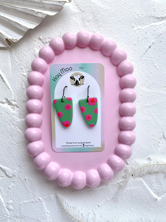 'Pink Petals' V Arch Dangle