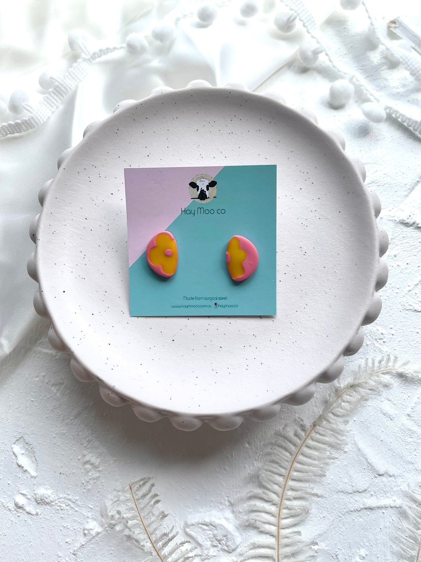 *CLIP ON* Flower Pebble Stud