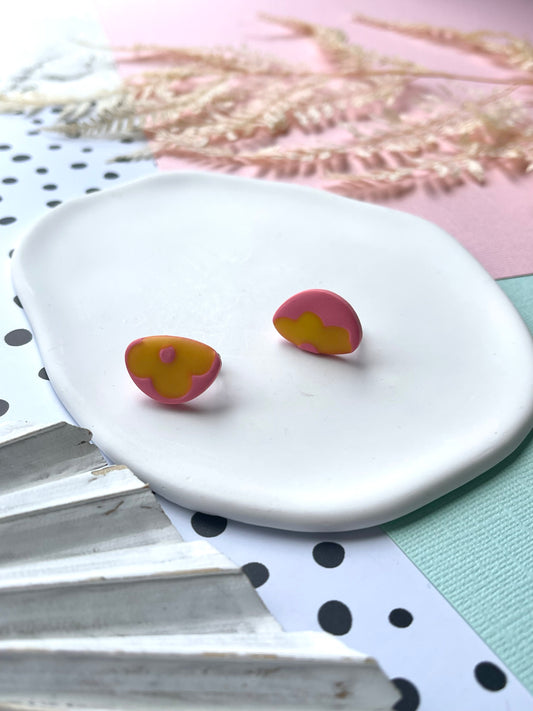 *CLIP ON* Flower Pebble Stud