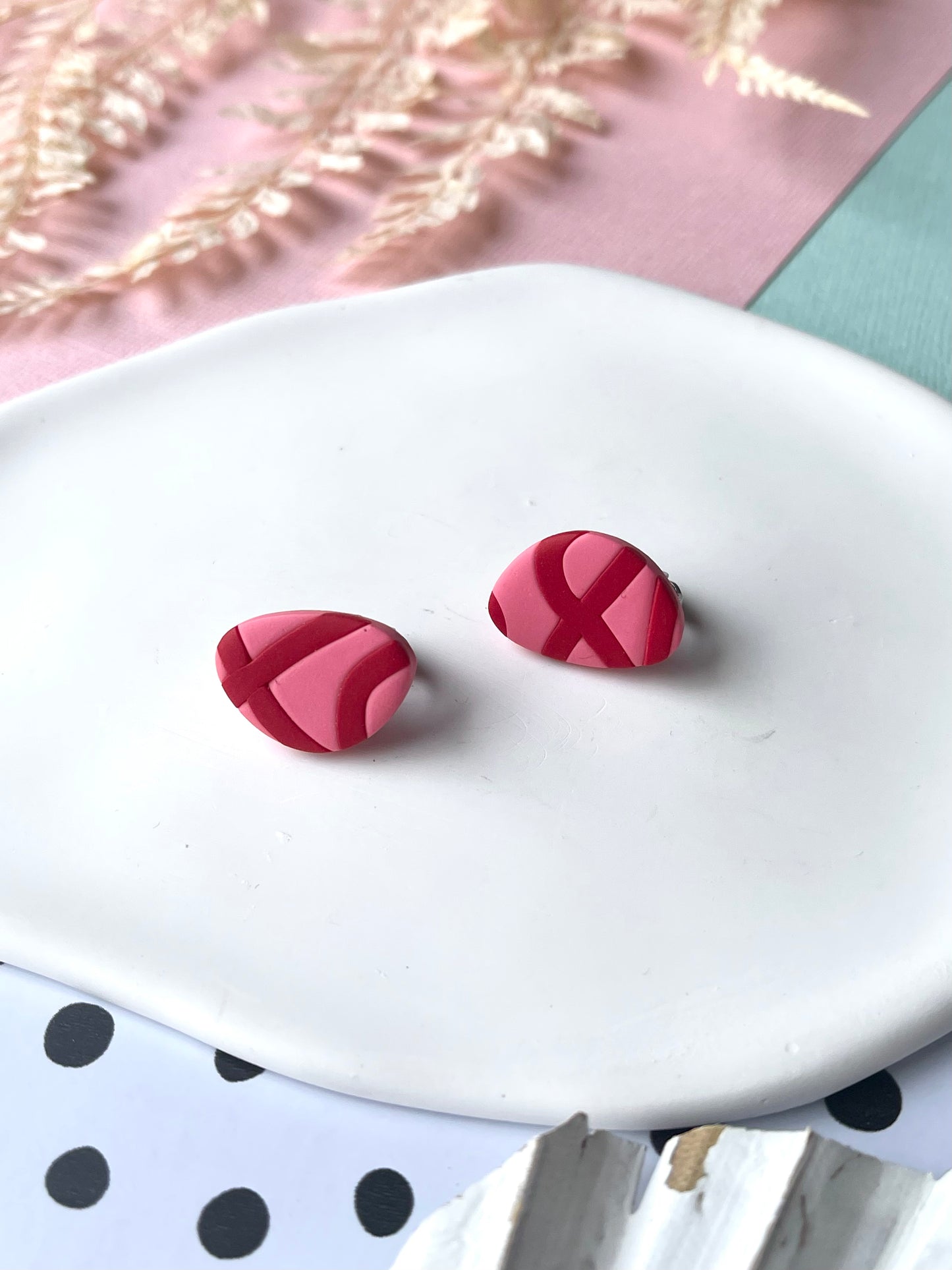 *CLIP ON* Red Stripe Pebble Stud