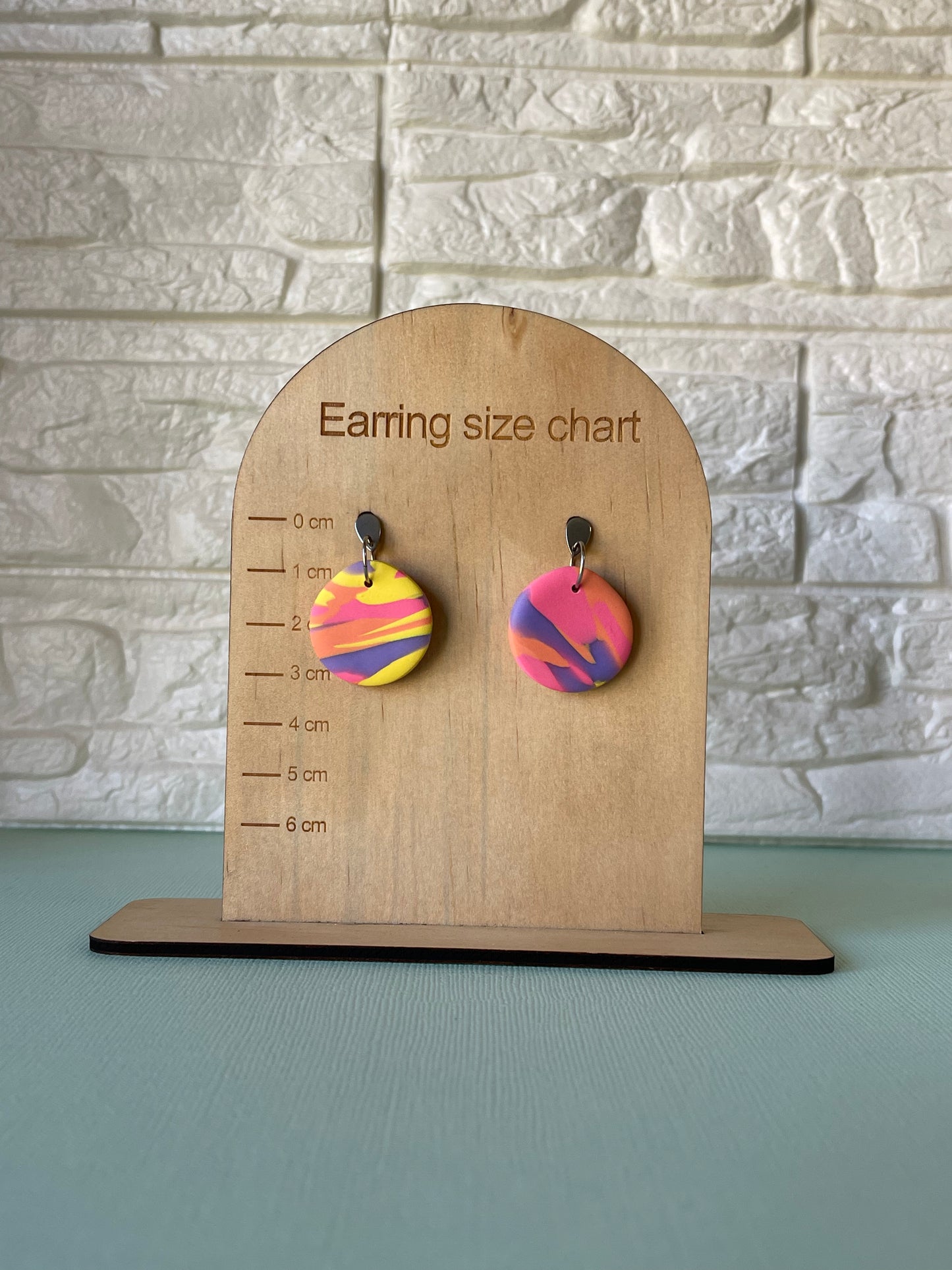 'Basic Staple' Swirl Organic circle Dangle