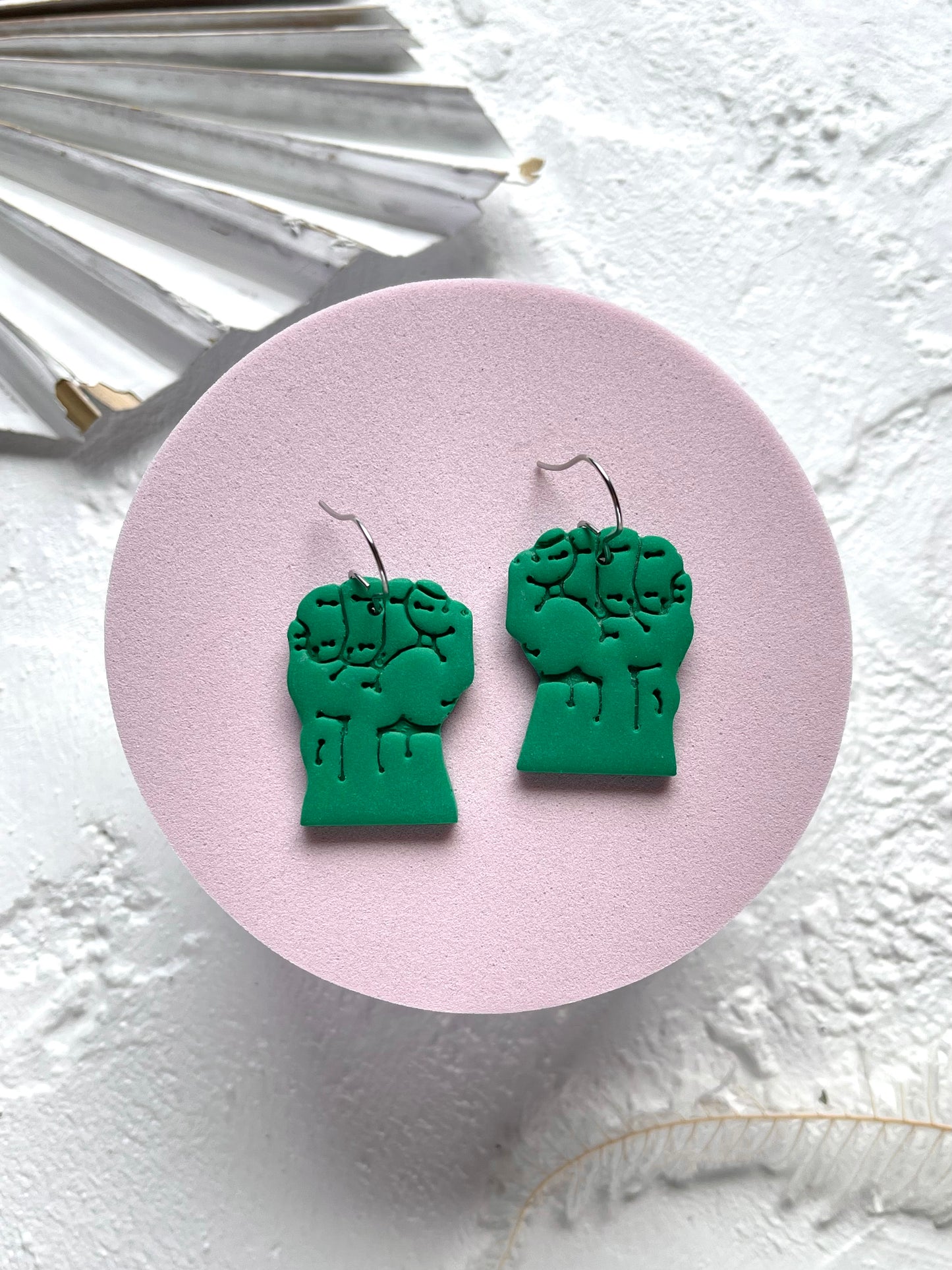 'Hulk Hand' Dangle