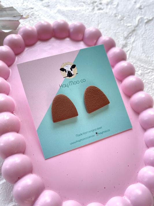 'Brown' Short Arch Stud