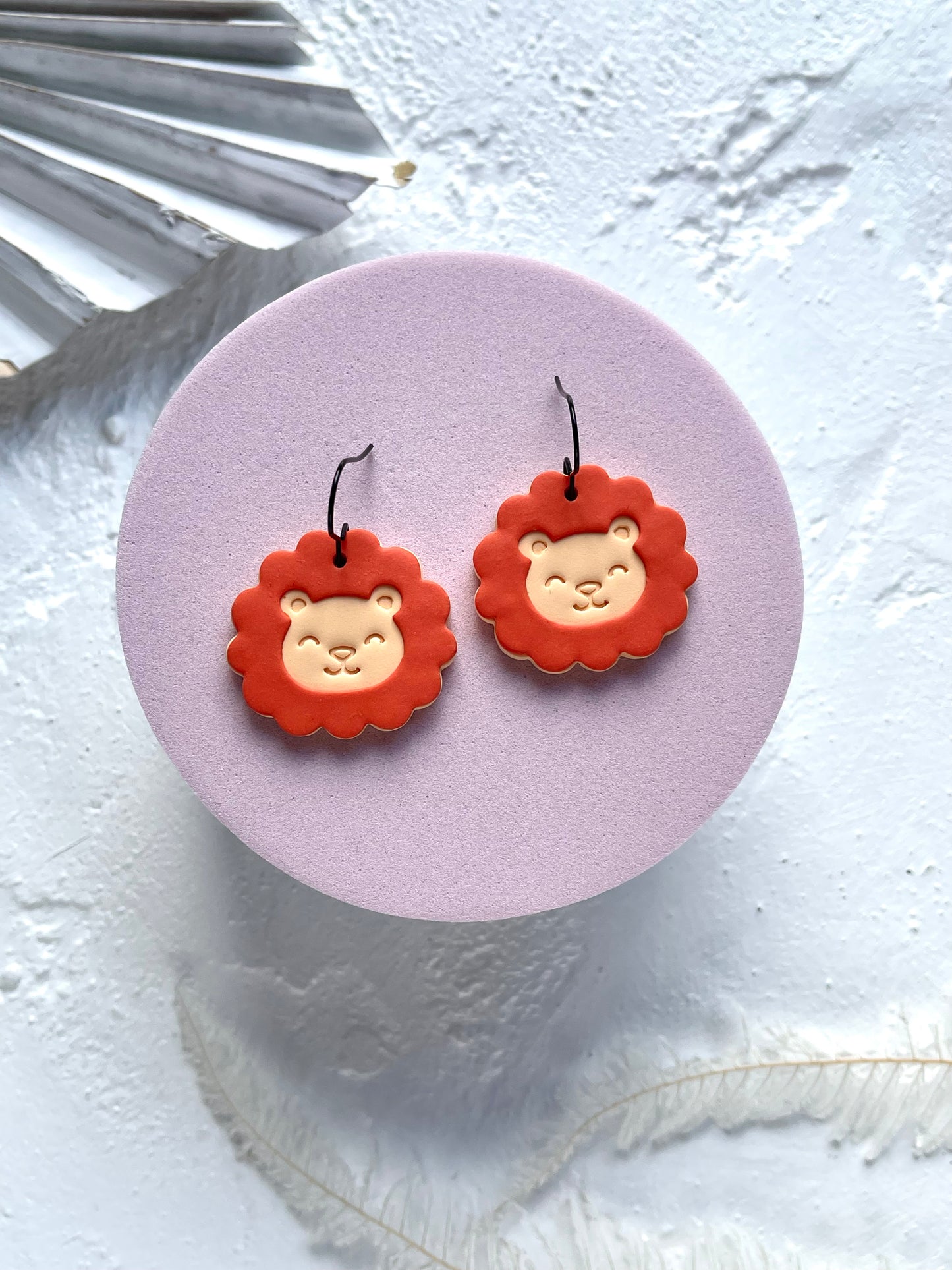 'Lion' Dangle