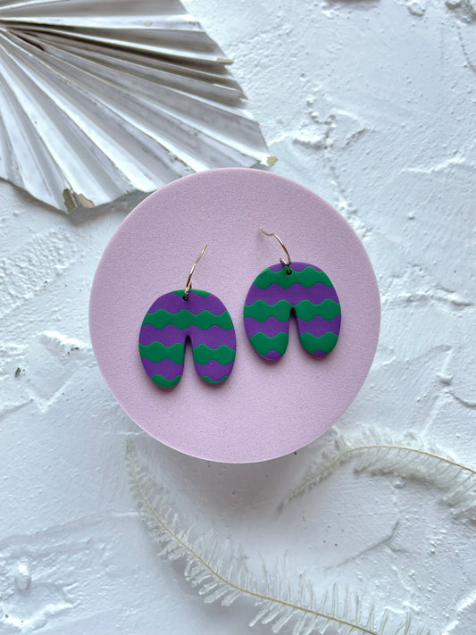 'Plum Twist' Thick Arch Dangle