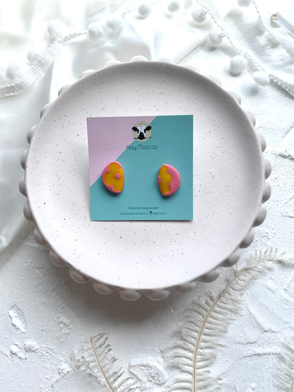*CLIP ON* Flower Pebble Stud