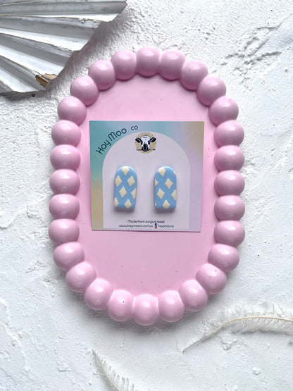 'Milk Sky' Arch Stud