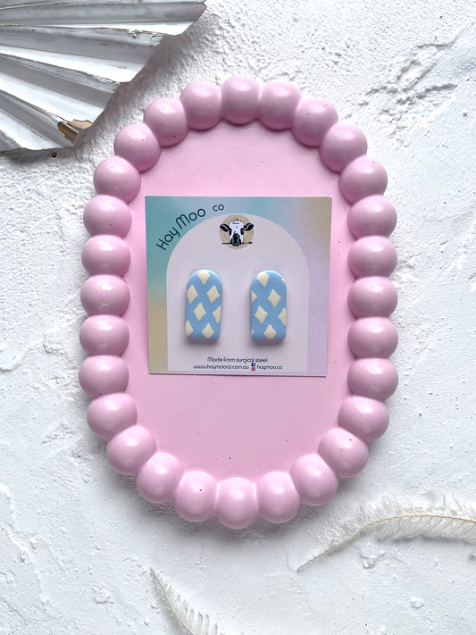 'Milk Sky' Arch Stud