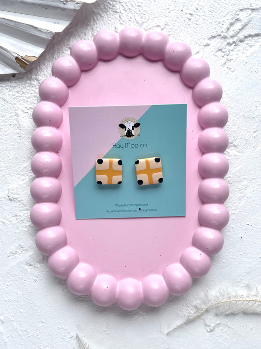 'Honey Pop' Square Stud