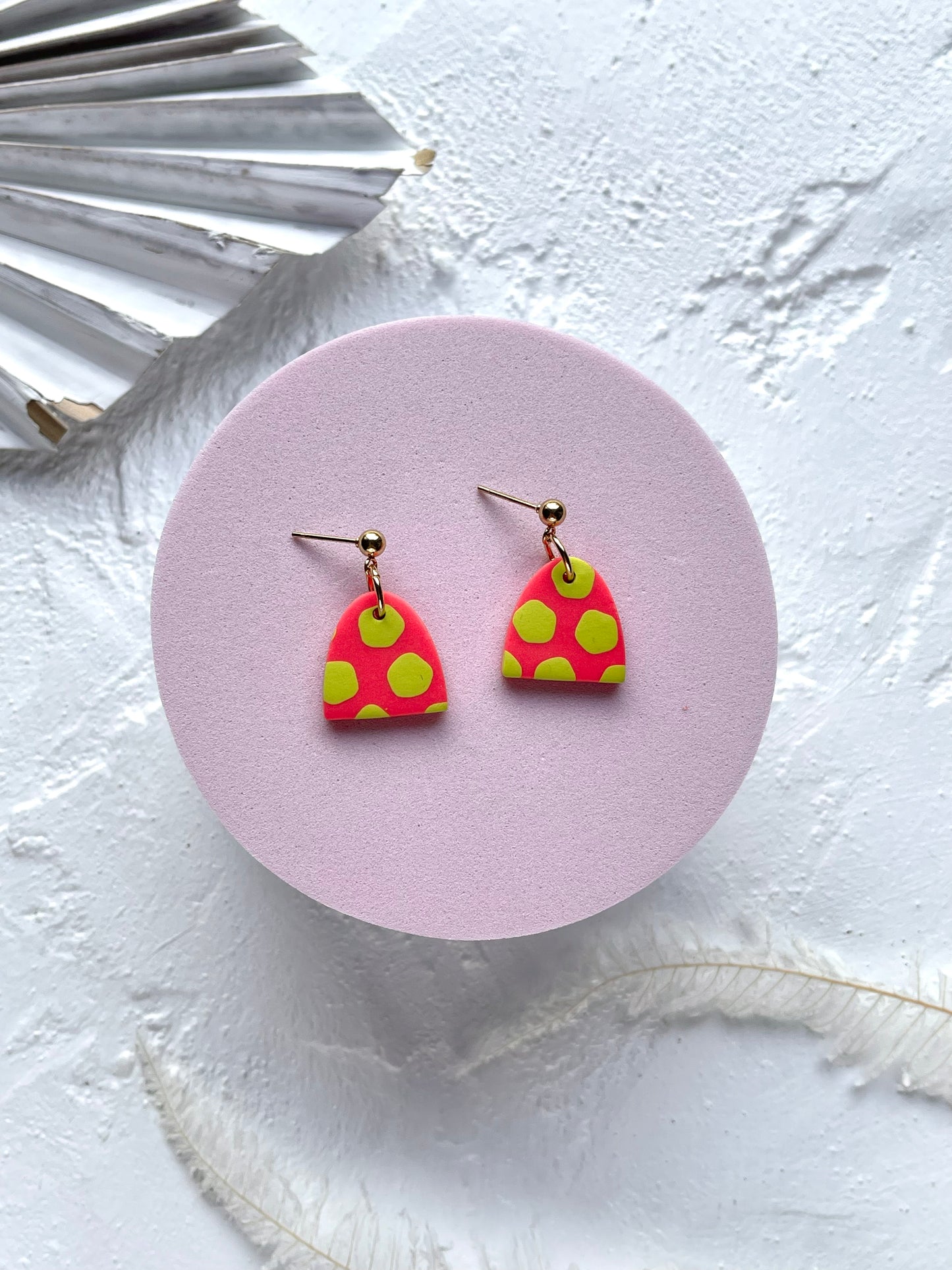 'Lime Burst' Small Arch Dangle