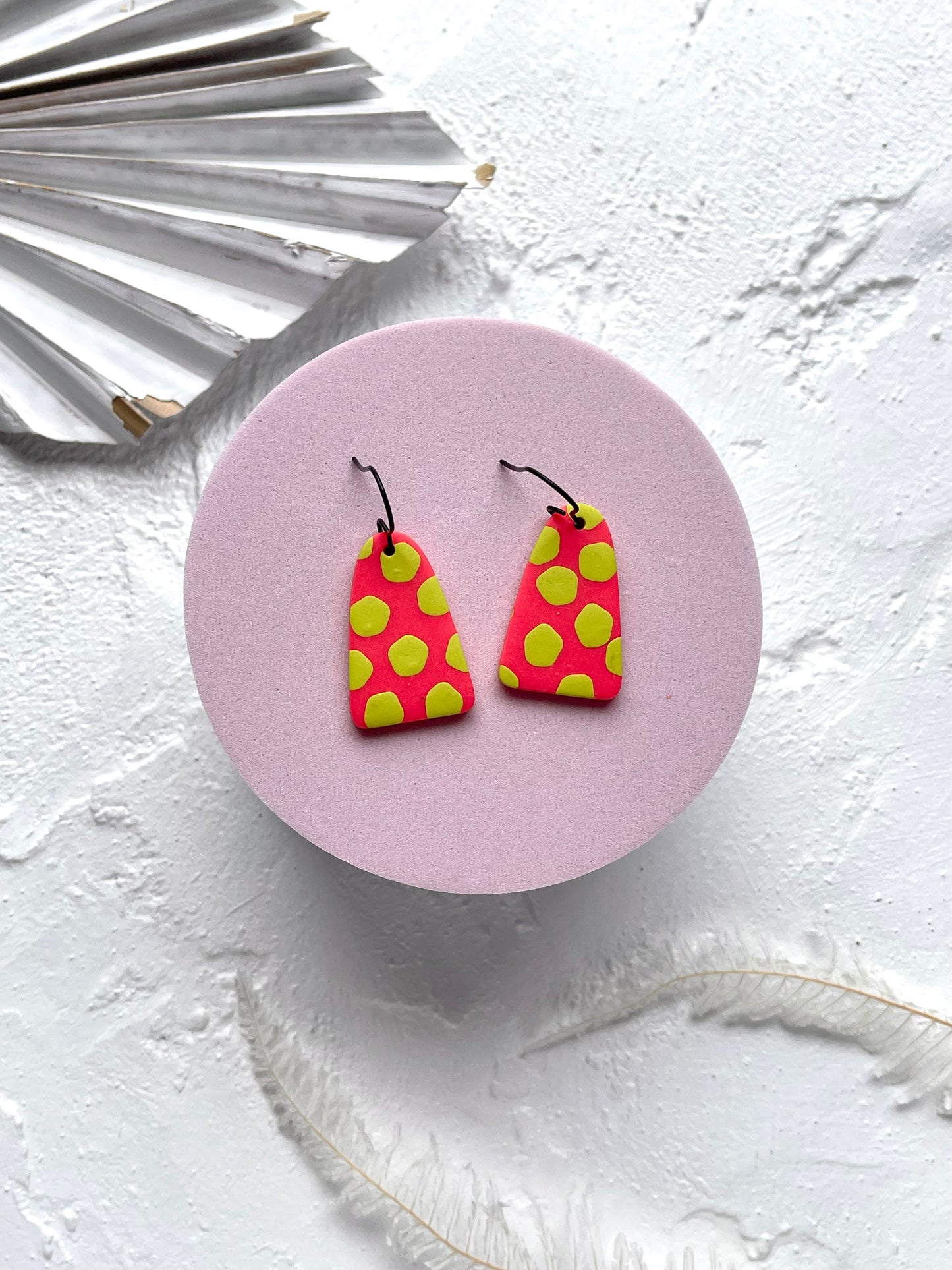 'Lime Burst' Arch Dangle